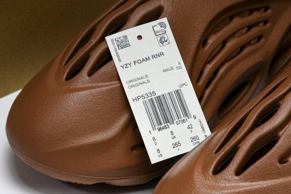Yzy Foam RNNR 'Clay Red' - Image 15