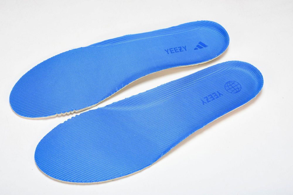 Yzy Boost 700 Hi-Res Blue - Image 18
