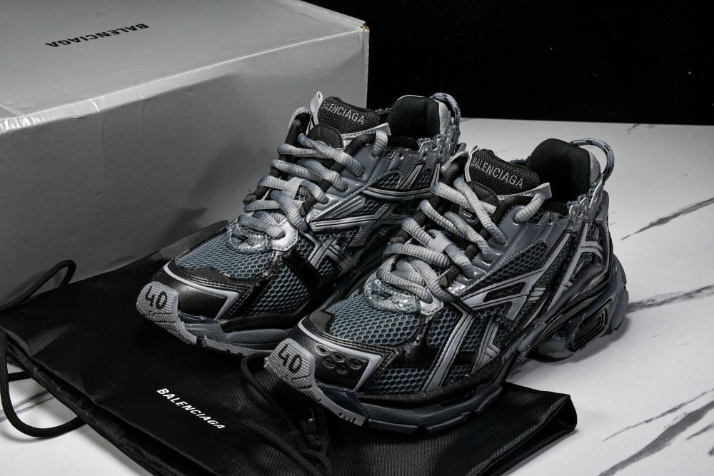 Runner 'Dark Grey Black' - Image 22