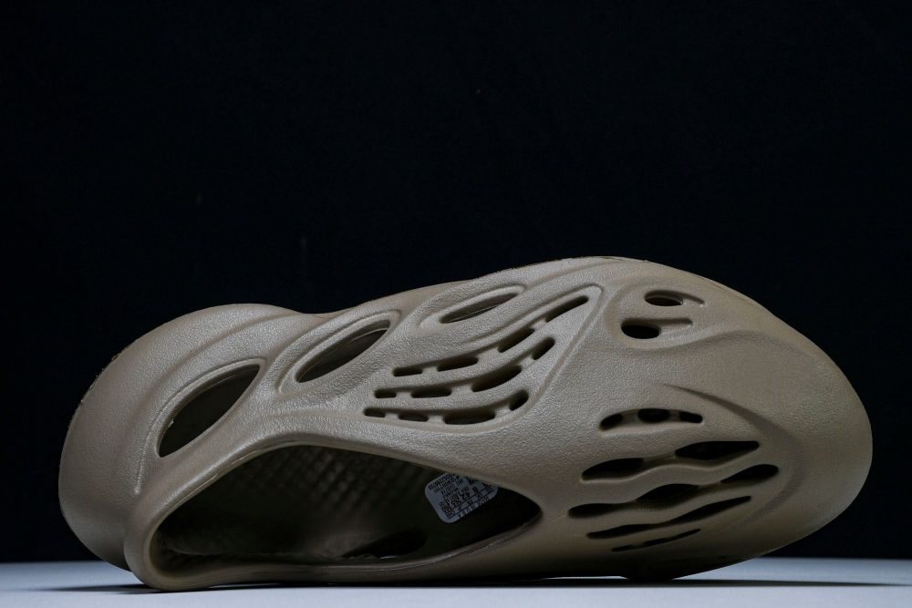 Yzy Foam RNNR 'Mist' - Image 4