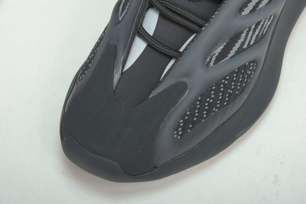 Yzy 700 V3 Alvah - Image 10