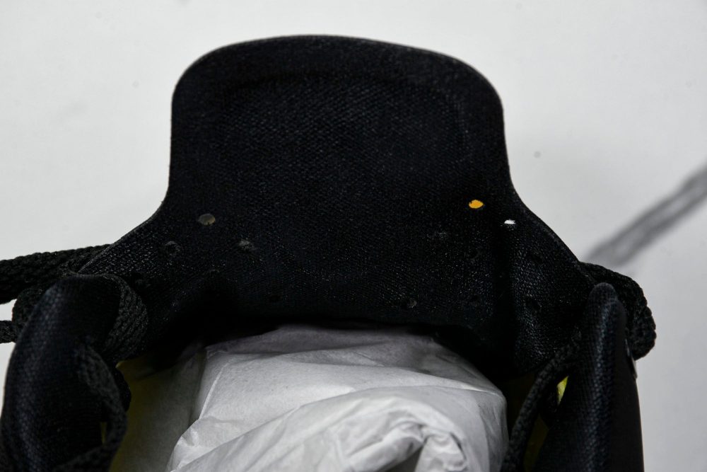 Kobe 8 XDR 'Black Yellow' - Image 12