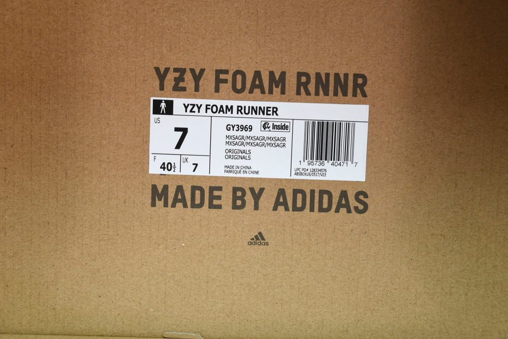 Yzy Foam RNNR 'MX Sand Grey' - Image 20