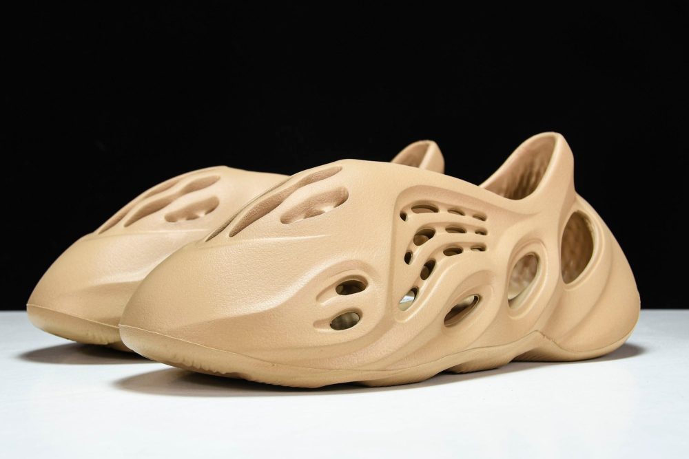 Yzy Foam RNNR 'Ochre' - Image 2