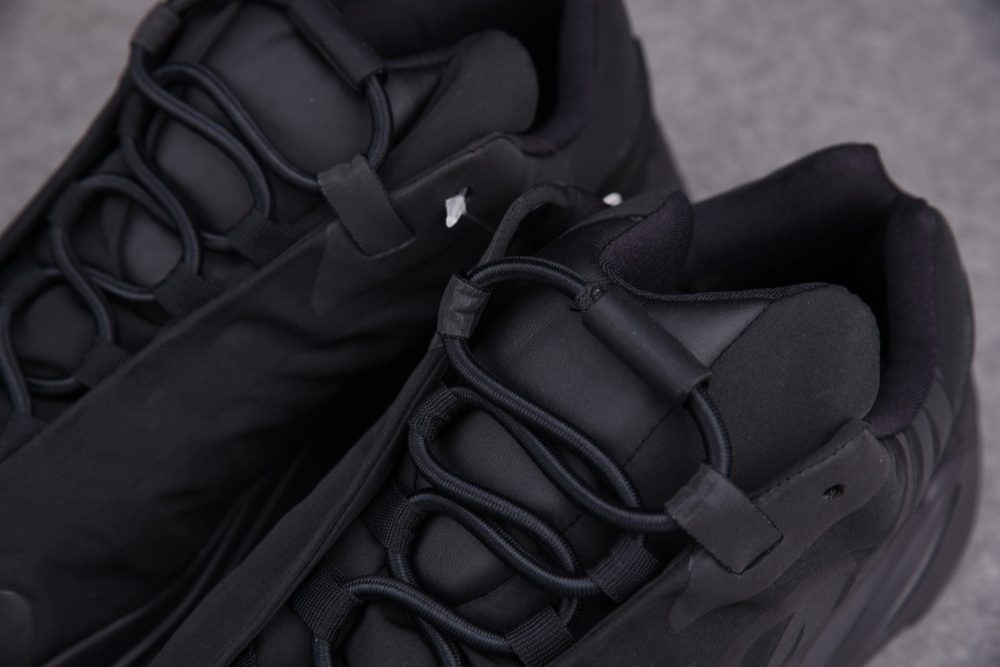 Yzy Boost 700 MNVN Black - Image 11