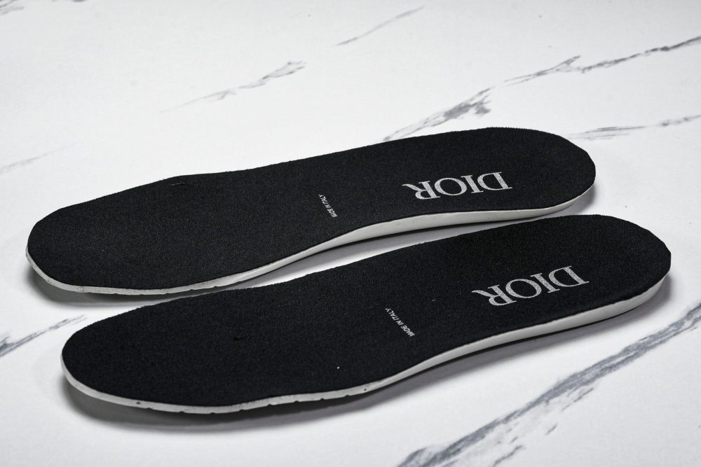 D1or B22 'Black Silver' - Image 15