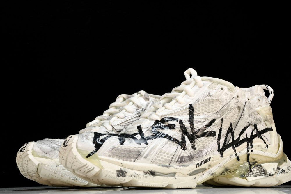 Runner 'White Graffiti' - Image 2