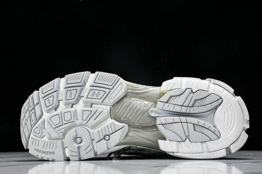 Runner 'White Silver Grey' - Image 5