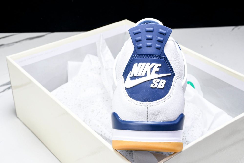 AJ4 Retro SB 'Navy' - Image 26