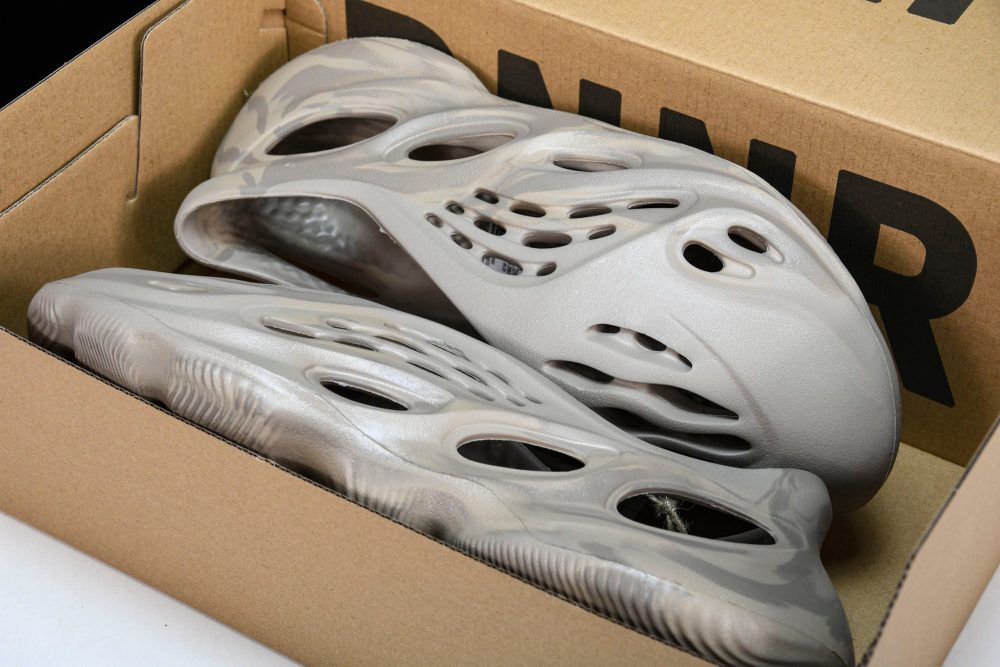 Yzy Foam RNNR 'Stone Sage' - Image 17