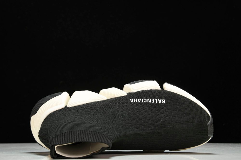 Speed 2.0 Trainers 'Black White' - Image 4