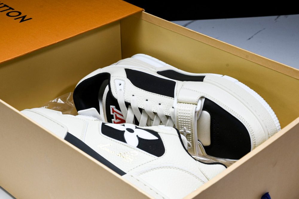Louis Vuittоп Trainer Low Velcro Strap 'Black White' - Image 26