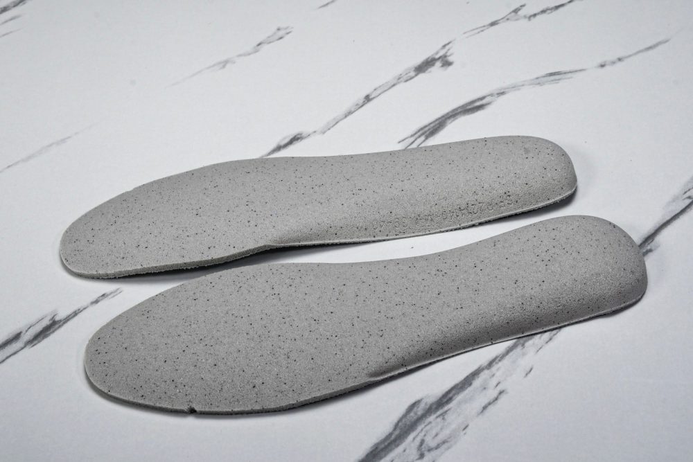 Runner 'White Silver Grey' - Image 17