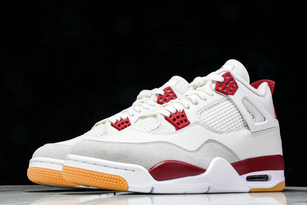AJ4 Retro SB 'Varsity Red' (Friends & Family) - Image 2
