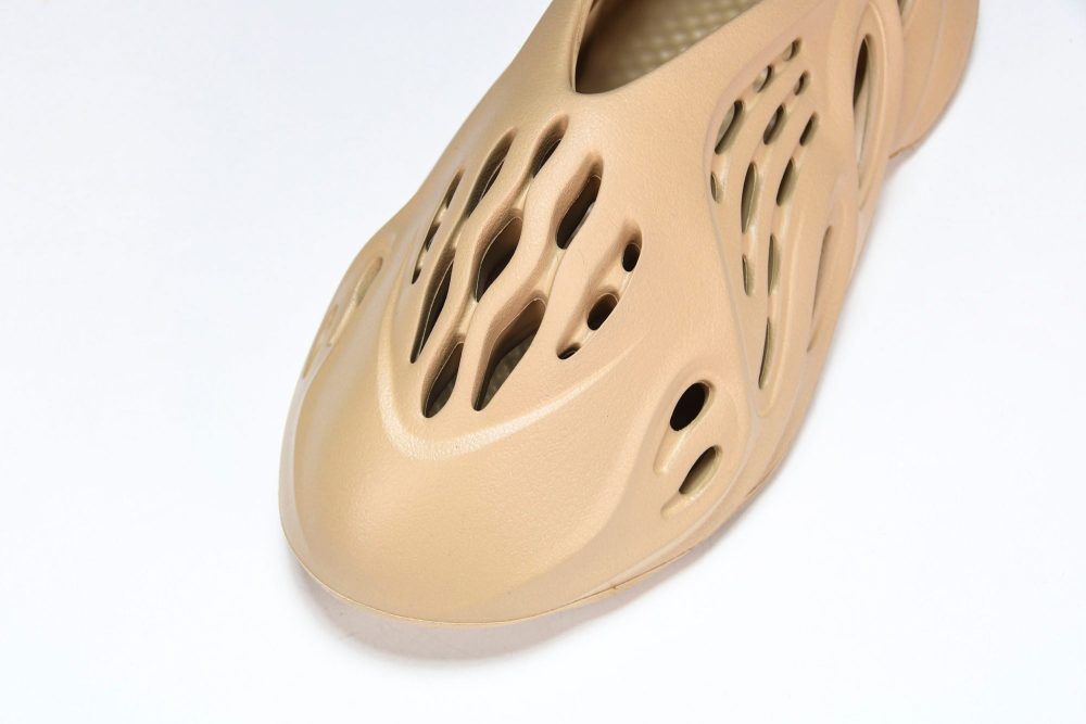 Yzy Foam RNNR 'Ochre' - Image 9