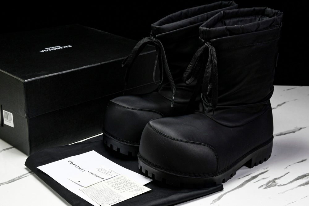 Вalenciaga Alaska Low Boot 'Black' - Image 18