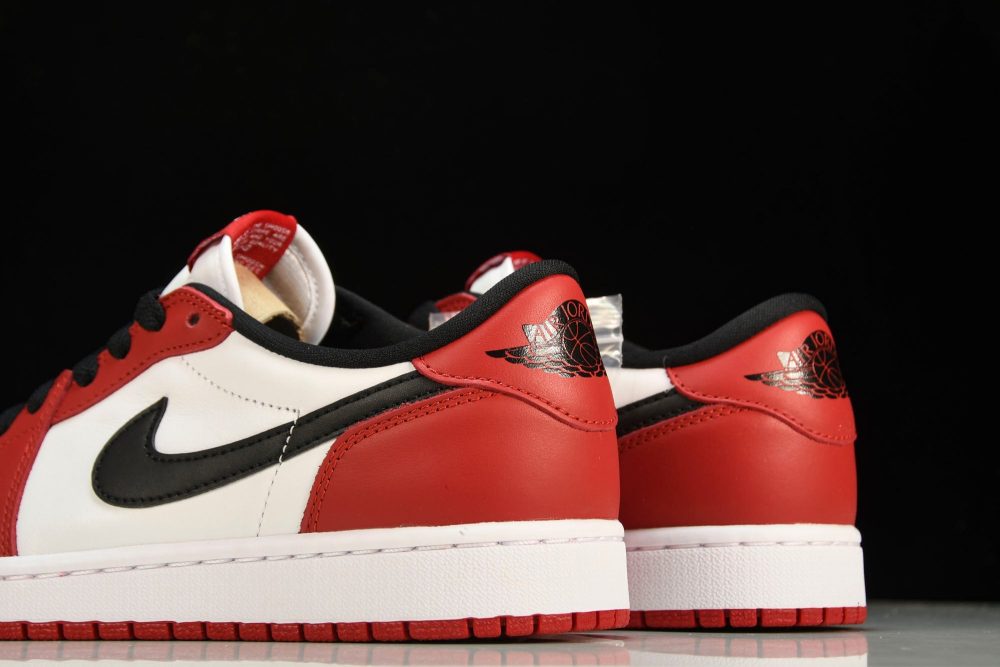 AJ1 Retro Low OG 'Chicago' - Image 8