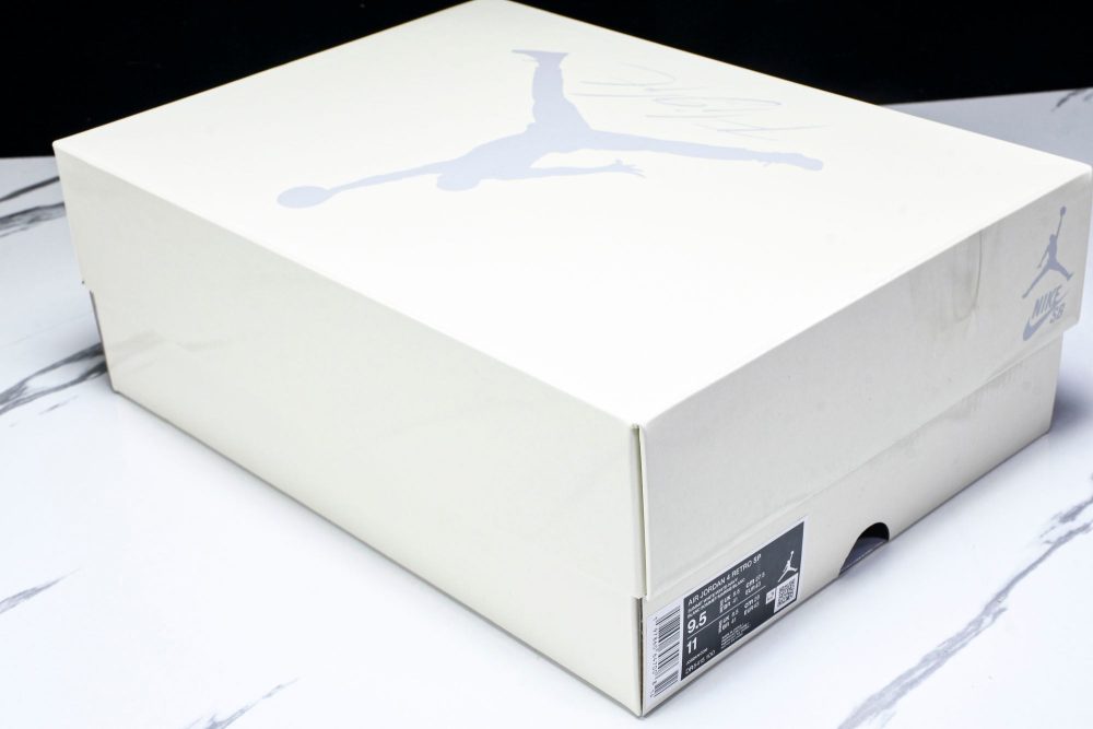 AJ4 Retro SB 'Navy' - Image 31