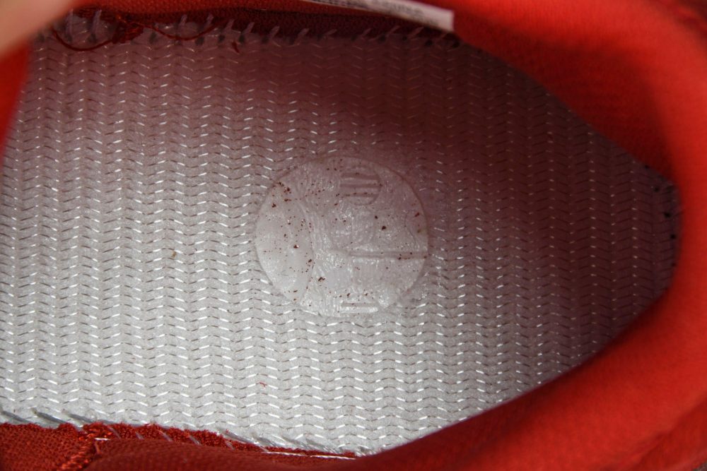 Yzy Boost 700 Hi-Res Red - Image 18