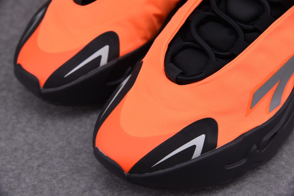 Yzy Boost 700 MNVN Orange - Image 12