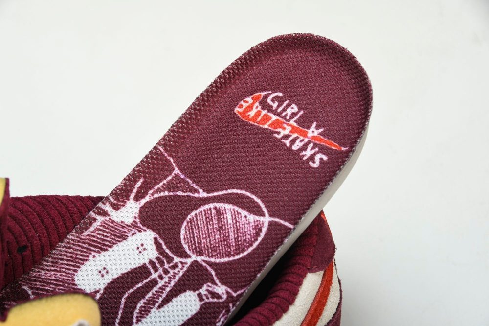Dnk Low SB x Skate Like a Girl - Image 14
