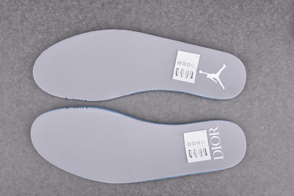Dr x AJ1 Retro Low OG - Image 14