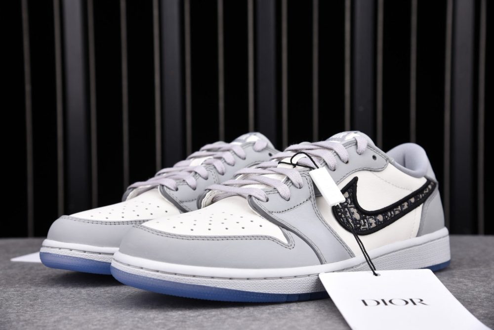 Dr x AJ1 Retro Low OG - Image 18