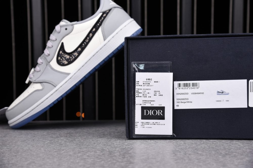 Dr x AJ1 Retro Low OG - Image 19