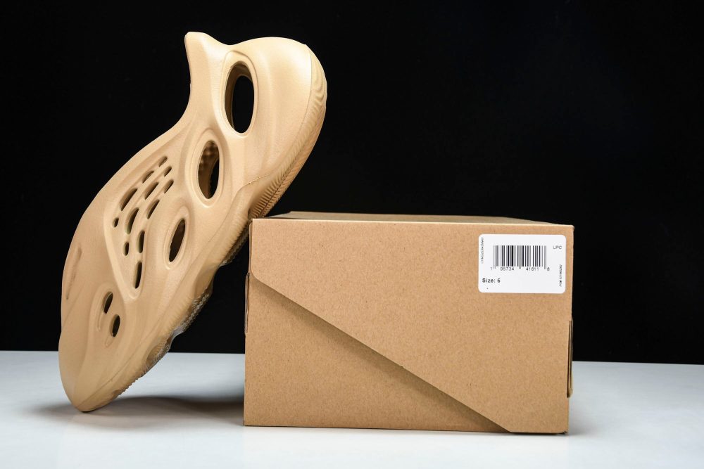 Yzy Foam RNNR 'Ochre' - Image 19