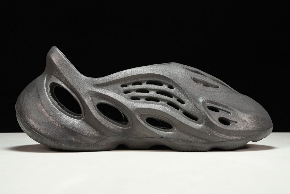 Yzy Foam RNNR 'Onyx' - Image 3