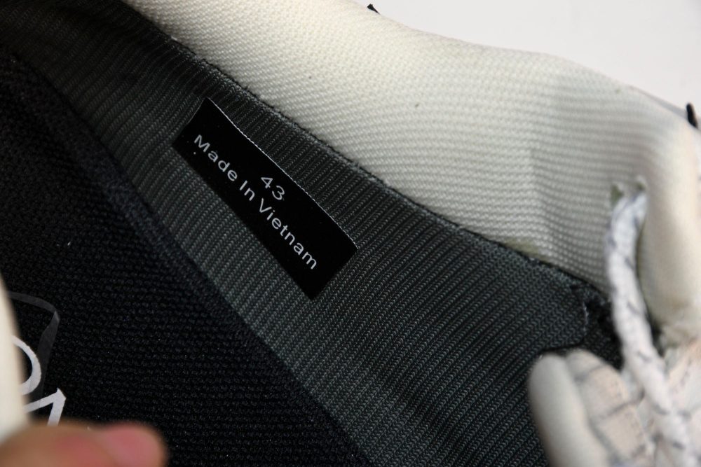 Moncler Trailgrip GTX 'White' - Image 13