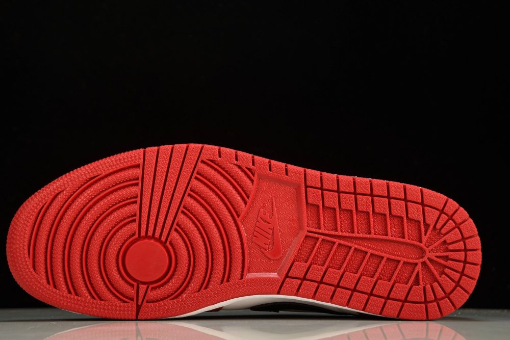 AJ1 Retro Low OG 'Chicago' - Image 5