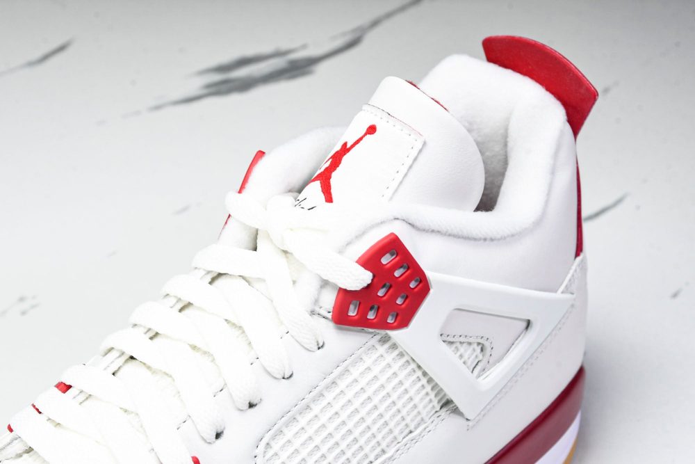 AJ4 Retro SB 'Varsity Red' (Friends & Family) - Image 10