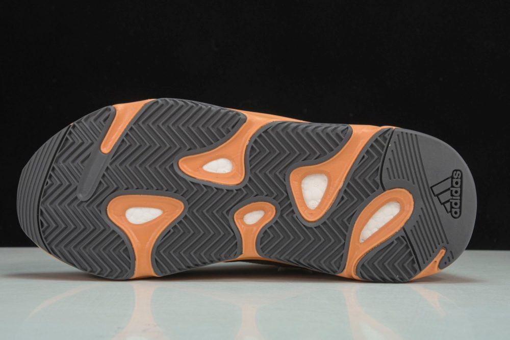 Yzy Boost 700 Enflame Amber - Image 5