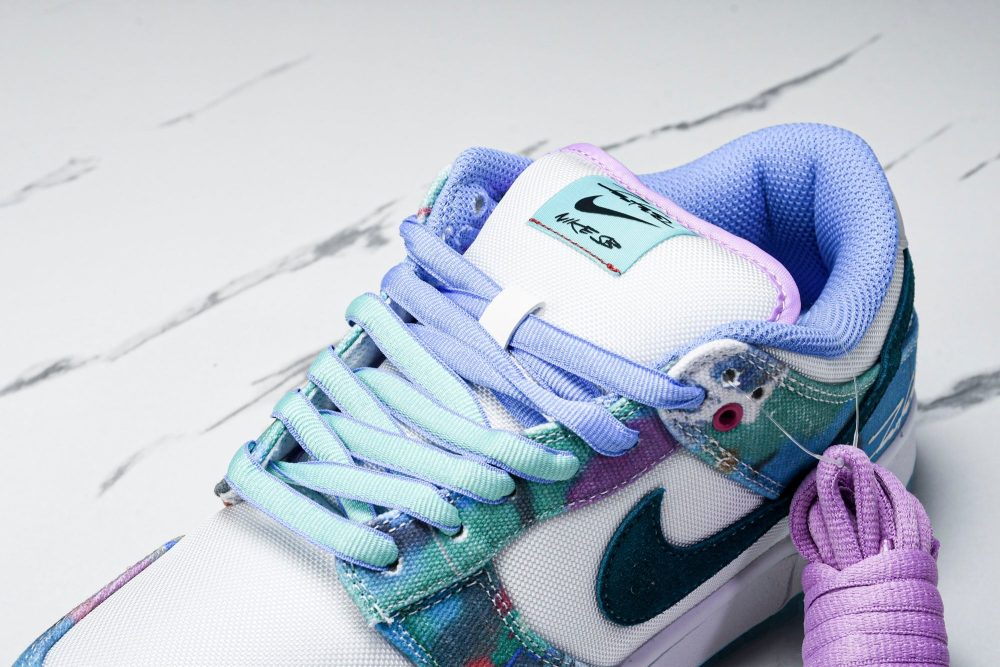 SB Dnk Low x Futura Laboratories 'Bleached Aqua' - Image 10