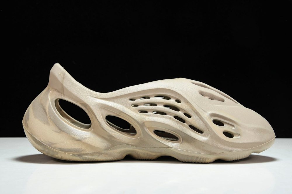 Yzy Foam RNNR 'Stone Sage' - Image 3