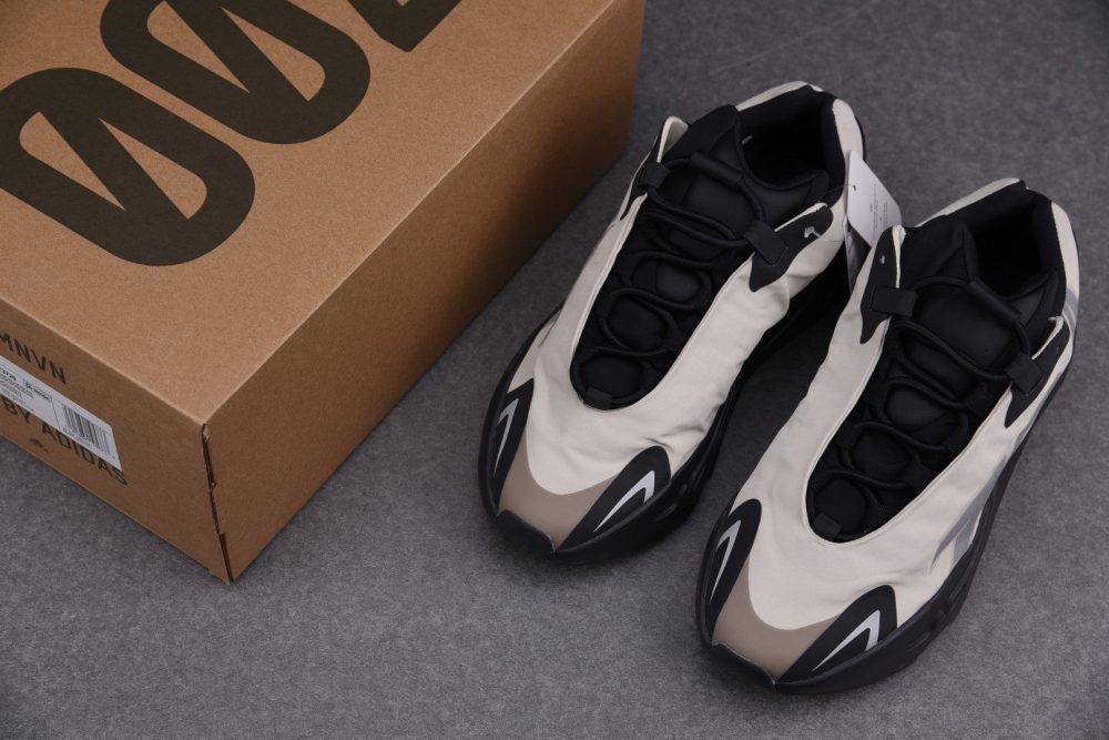Yzy Boost 700 MNVN Bone - Image 16