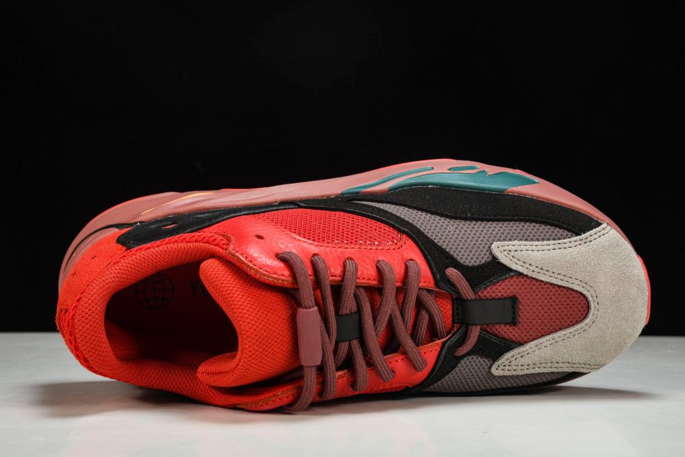 Yzy Boost 700 Hi-Res Red - Image 4