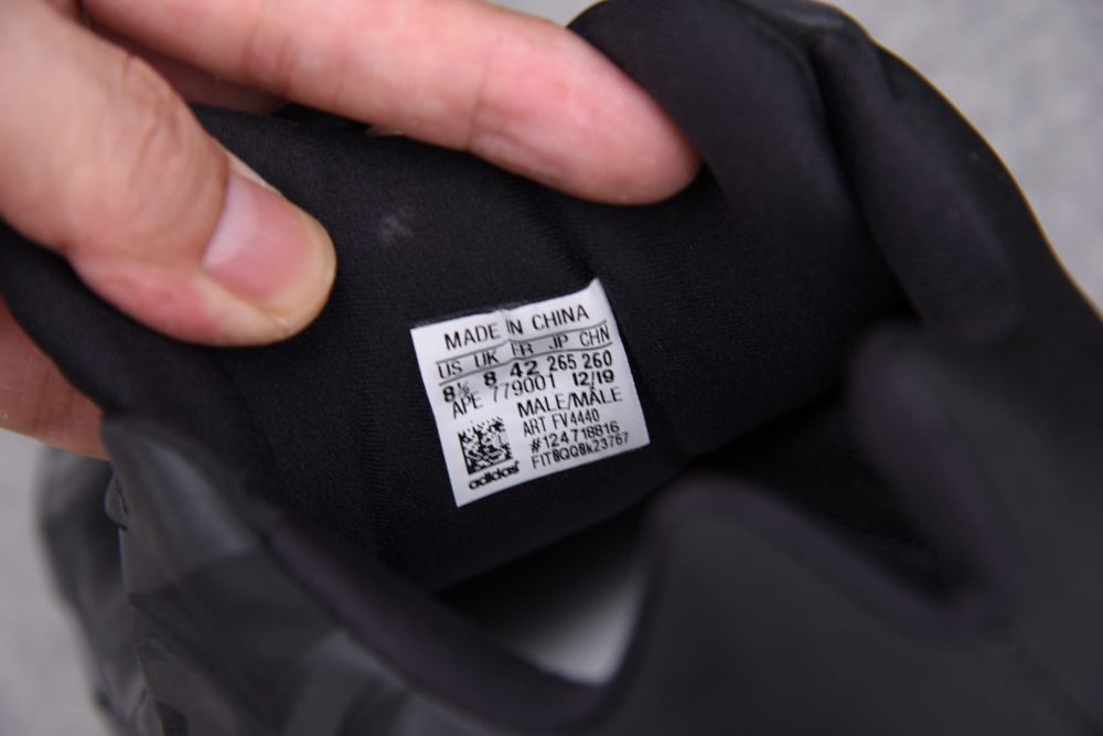 Yzy Boost 700 MNVN Black - Image 13