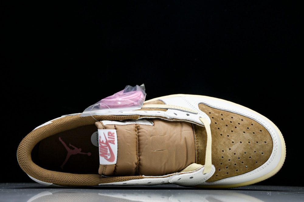 Travis Scott AJ1 Retro Low OG 'Sail Shy Pink' - Image 4