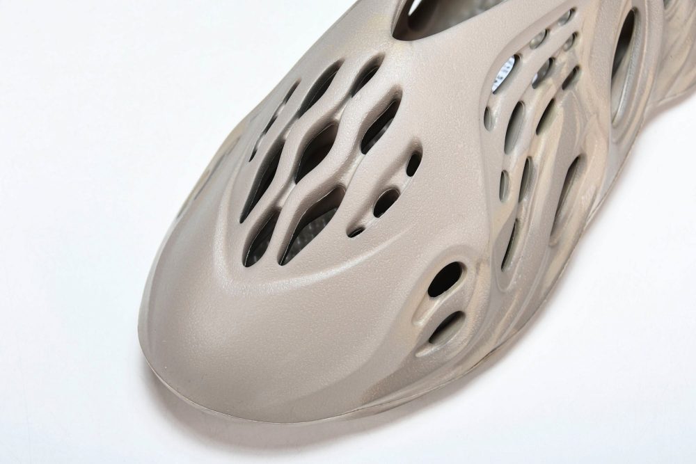 Yzy Foam RNNR 'Stone Sage' - Image 10