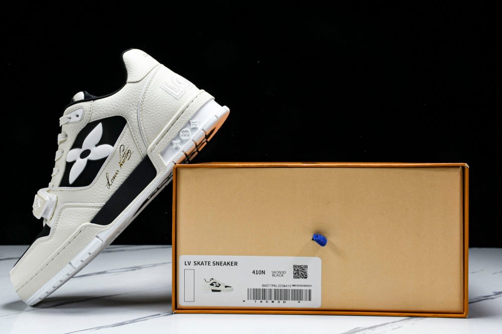 Louis Vuittоп Trainer Low Velcro Strap 'Black White' - Image 20