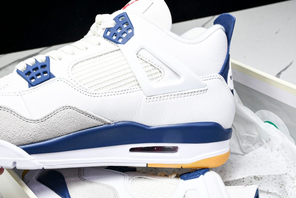 AJ4 Retro SB 'Navy' - Image 28