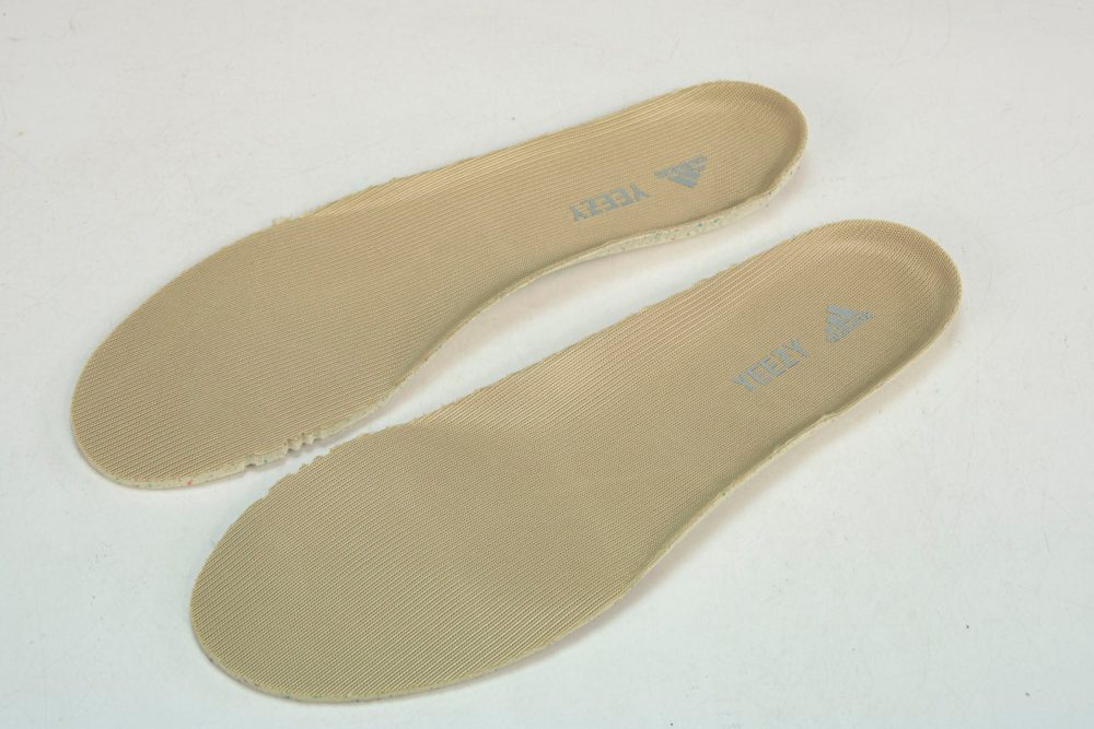 Yzy Boost 700 Enflame Amber - Image 17