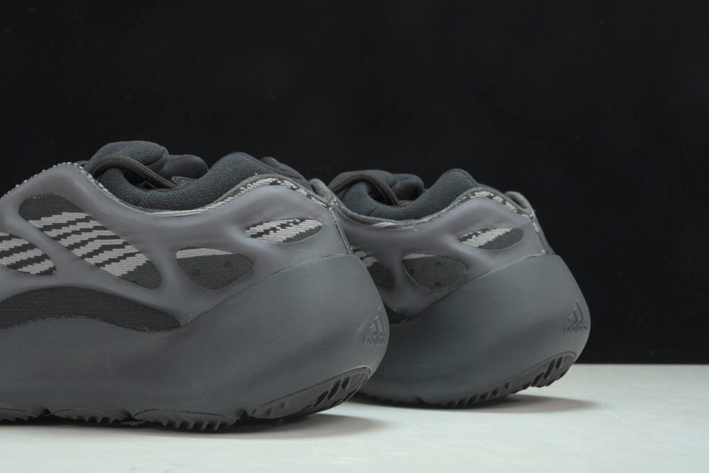 Yzy 700 V3 Alvah - Image 8