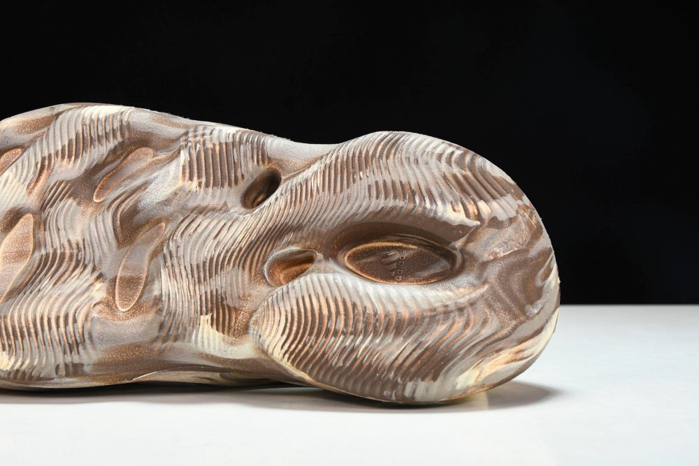 Yzy Foam RNNR 'MX Cream Clay' - Image 10
