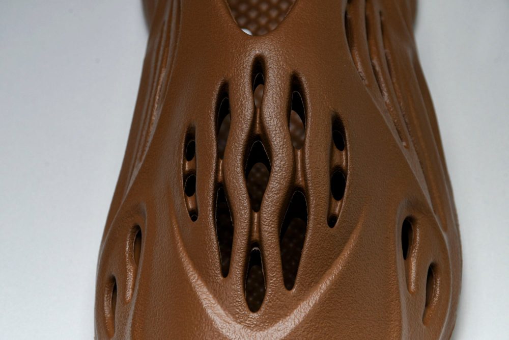 Yzy Foam RNNR 'Clay Red' - Image 11