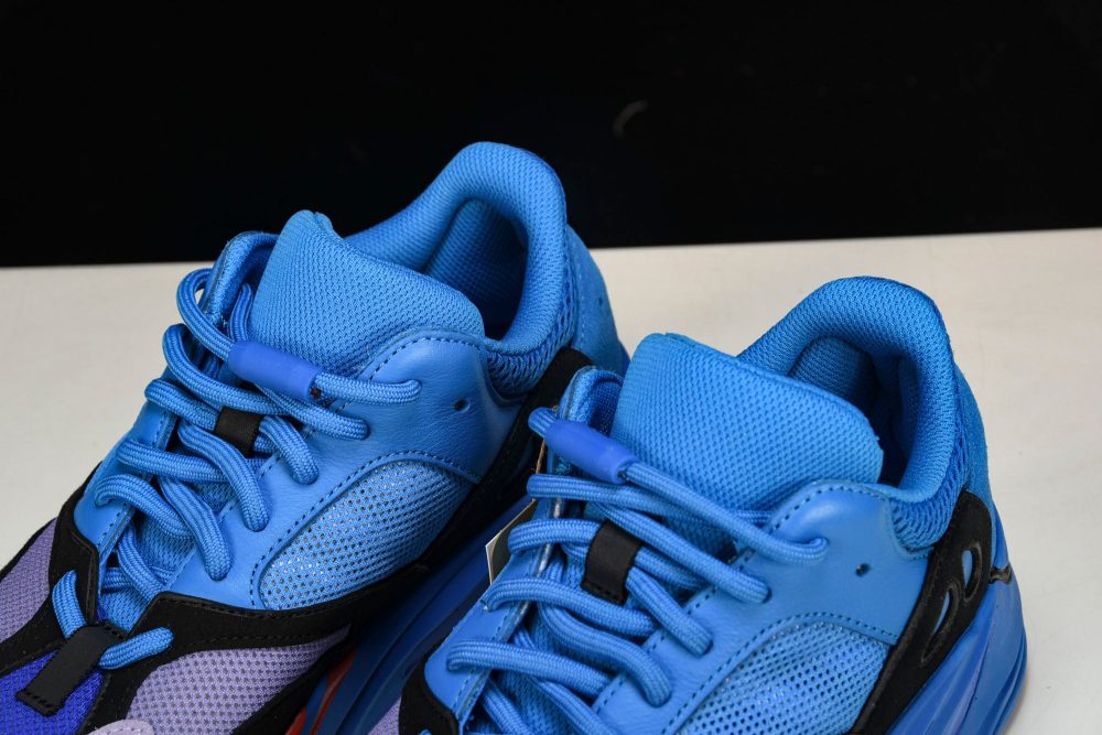 Yzy Boost 700 Hi-Res Blue - Image 22