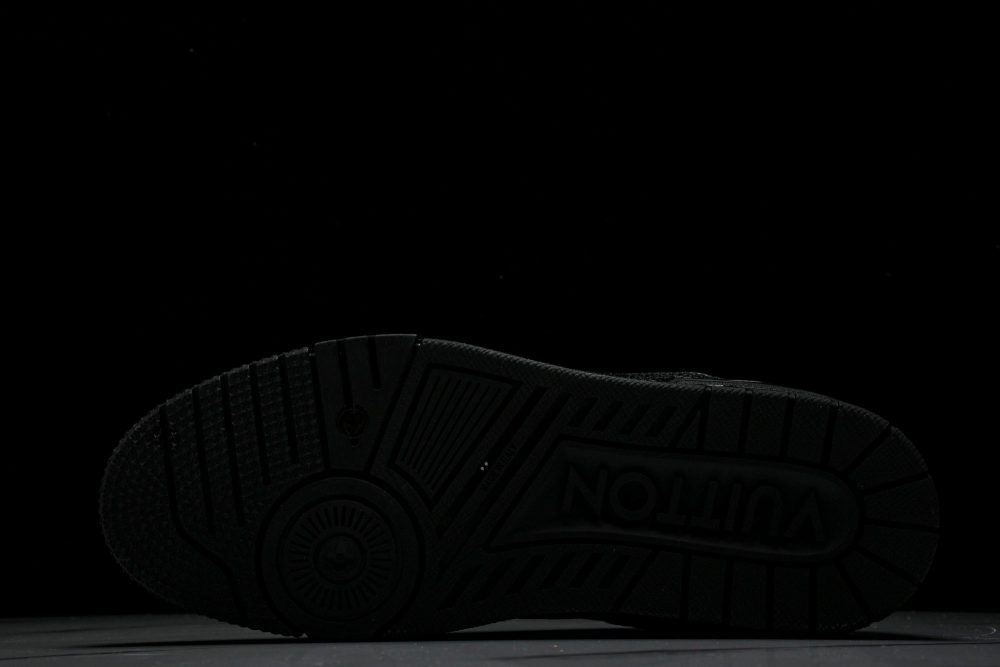 Louis Vuittоп Trainer Low 'Black Embossed Signature' - Image 5