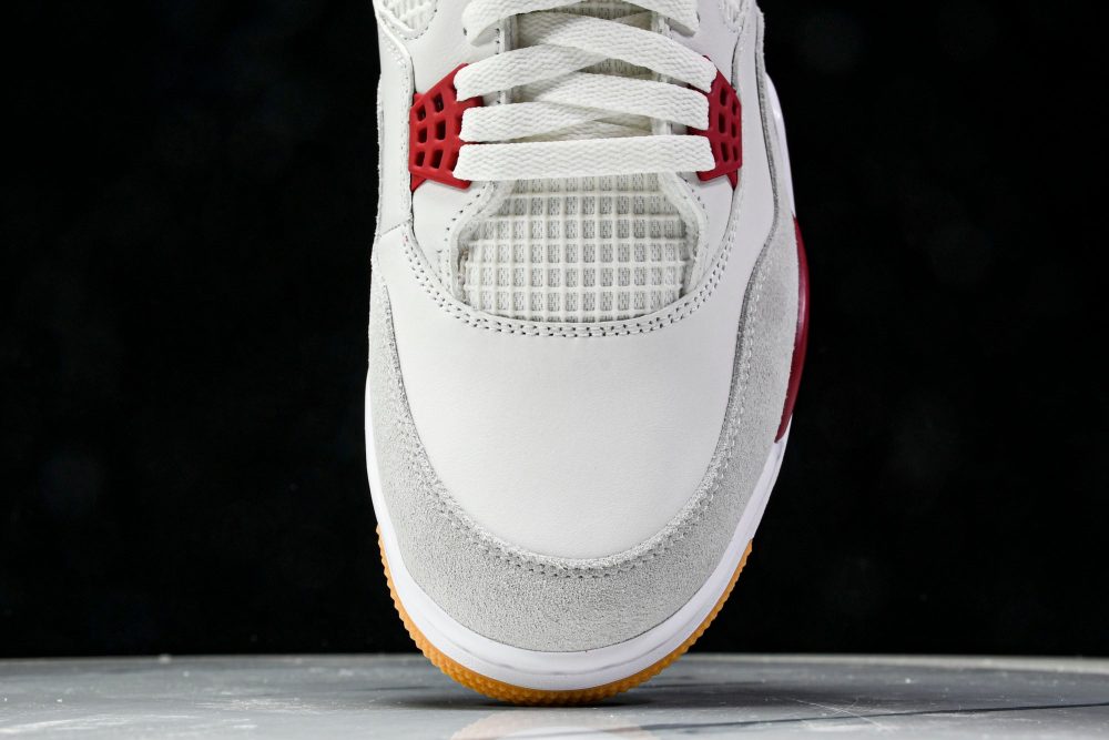 AJ4 Retro SB 'Varsity Red' (Friends & Family) - Image 6
